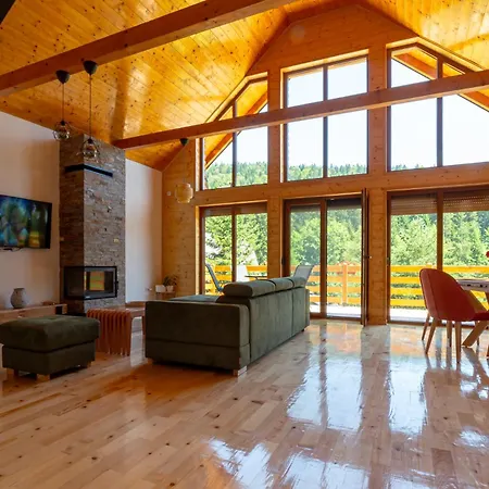 Planinska Kuca Lastino Gnezdo *